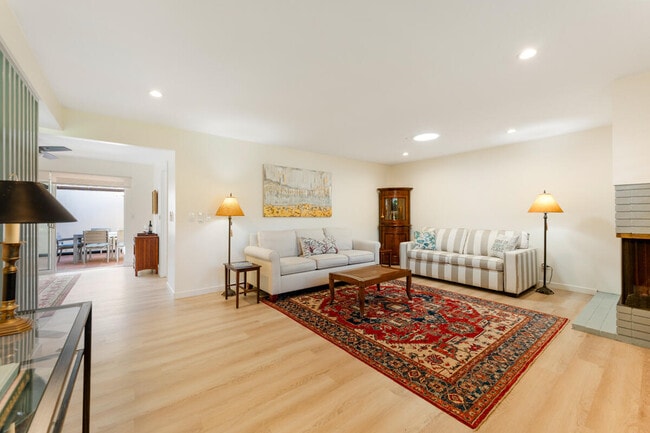 Foto del edificio - 4126 Foothill Rd