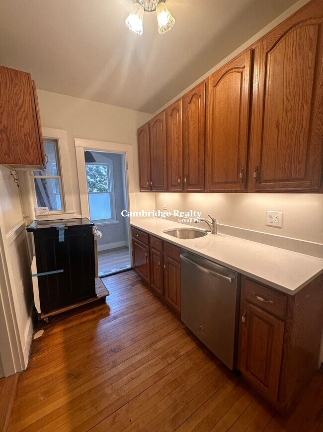 41 Hawthorn St Unit 4T, Cambridge, MA 02138 Condo for Rent in Cambridge, MA