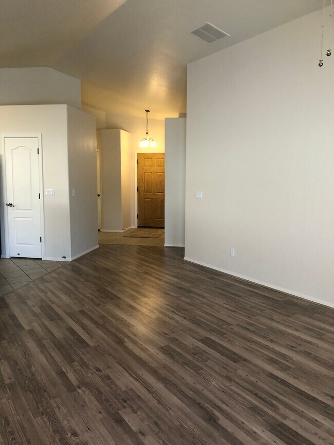 Foto del edificio - 10427 E Avalon Park St