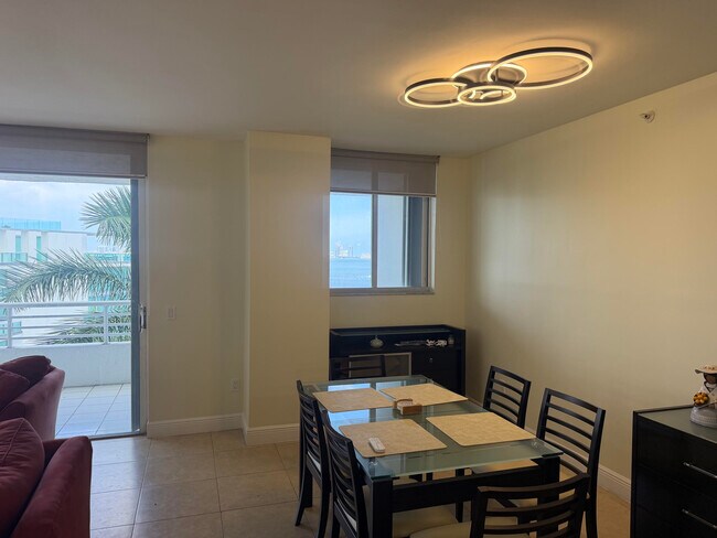 Foto del edificio - 1402 Brickell Bay Dr