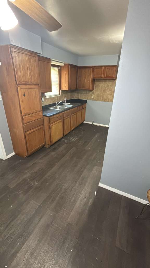 Foto del edificio - 5554 Dalewood Ave