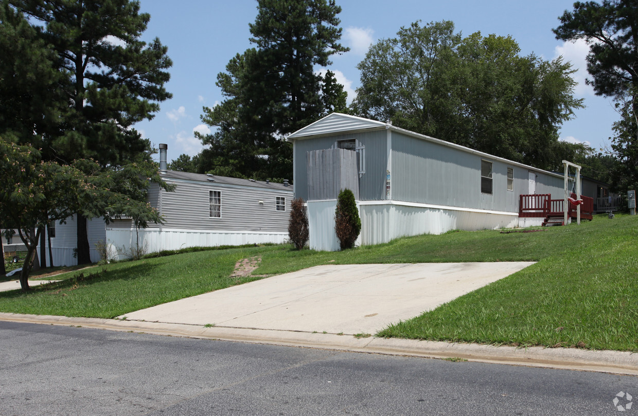 Building Photo - Lakeside Mobile Home Community