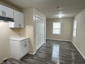 Building Photo - 110 Whispering Pines Terrace