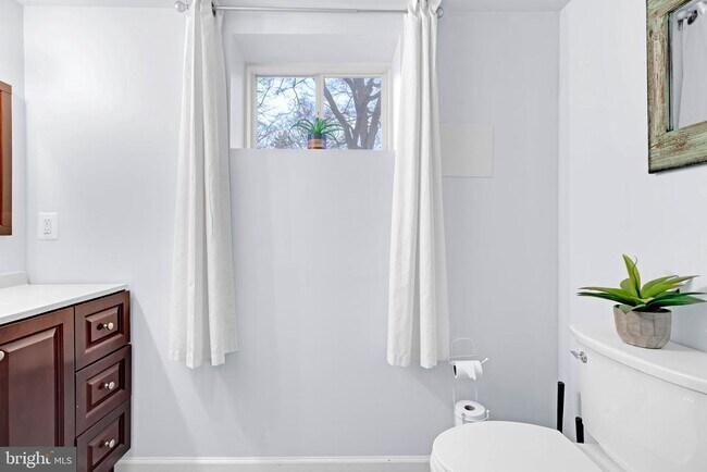 Foto del edificio - 7109 Layton Dr