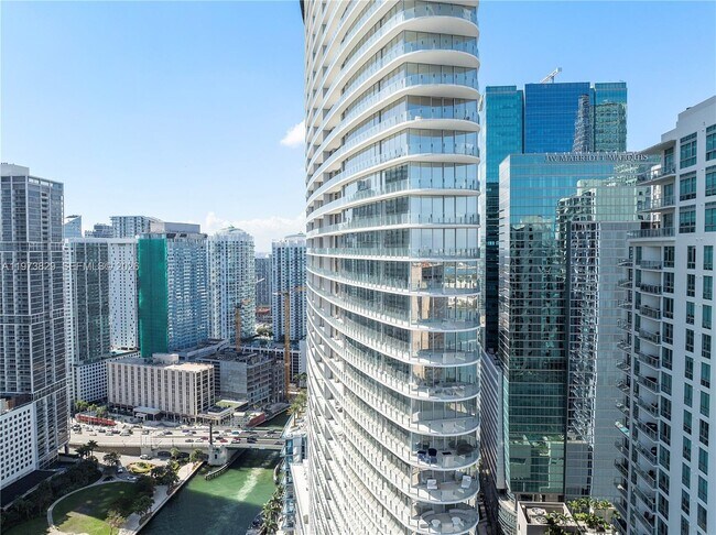 Foto del edificio - 300 Biscayne Blvd Way