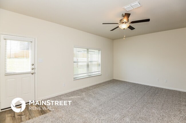 Foto del edificio - 169 Switchback Hl Rd