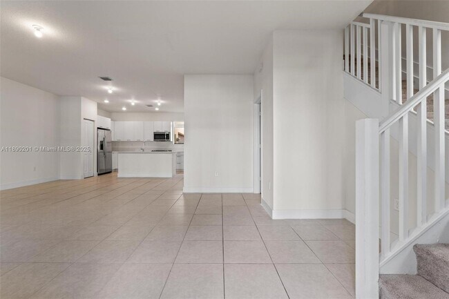 Foto del edificio - 4612 NW 83rd Pky