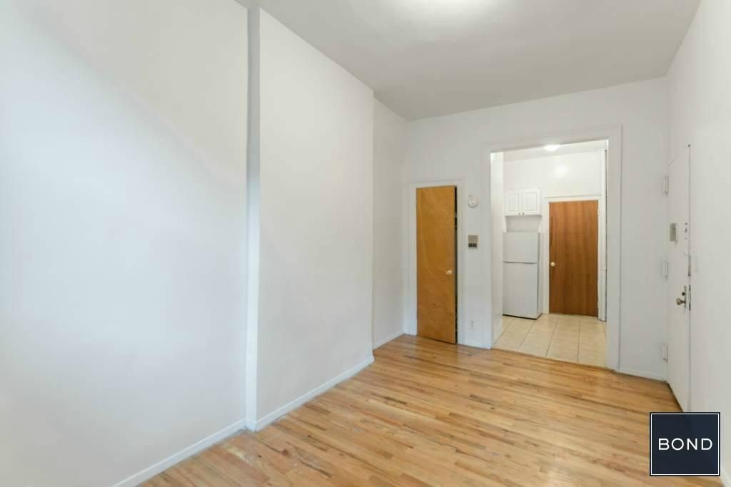 Foto principal - 330 E 74th St