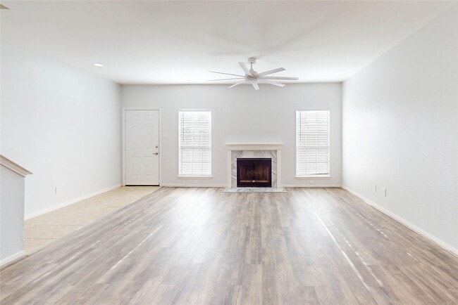 Foto del edificio - 3026 Holly Hall St