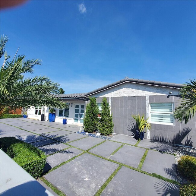 Building Photo - 12721 SW 47th St