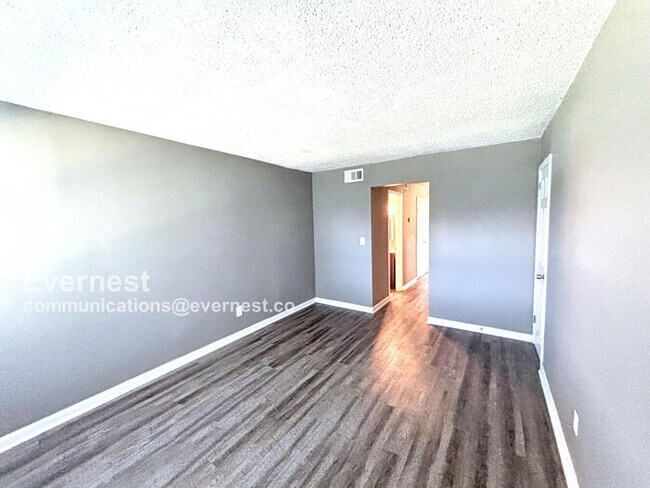 Foto del edificio - 3340 Roadrunner Trail