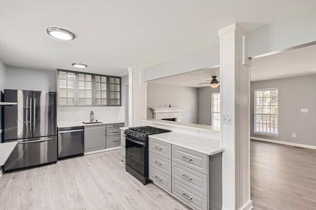 Foto del edificio - 757 Cedarcrest Road, Dallas, GA, 30132