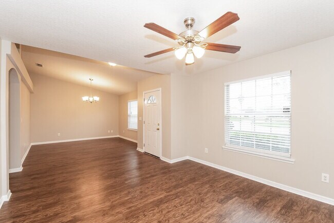 Foto del edificio - 1760 Glen Laurel Dr