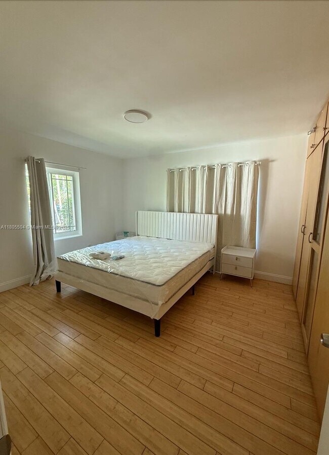 Foto del edificio - 1285 NE 103rd St