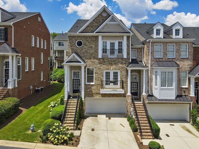 Primary Photo - 308 Creekbank Way SE