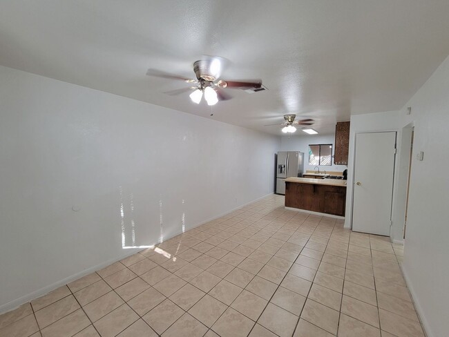 Building Photo - 2 Bedroom, 1 bath Apartment for Rent in Brawley