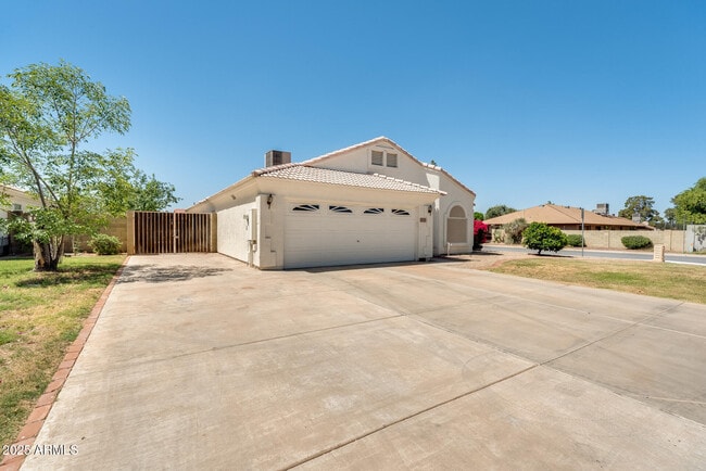 Building Photo - 4559 W Dailey St