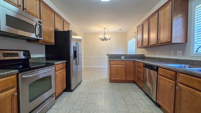 Building Photo - 4001 Parkview Ct
