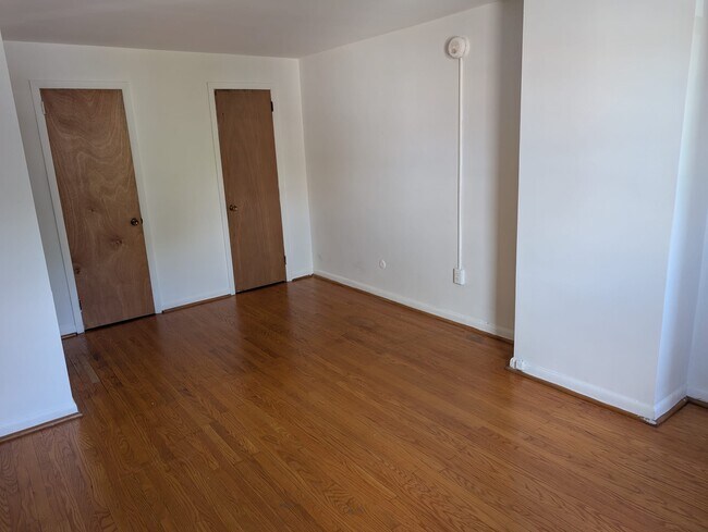 Foto del edificio - 6649 Hegerman St