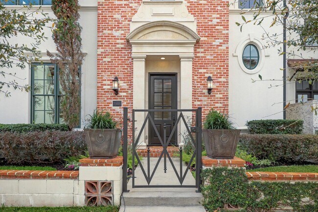 Foto del edificio - 7505 Awty School Ln