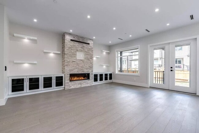 Building Photo - 23087 134 Loop