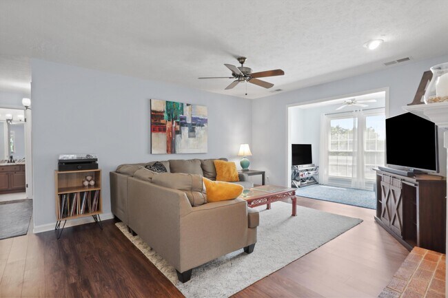 Foto del edificio - 10194 Oakton Terrace Rd