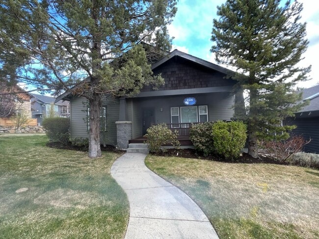 Building Photo - Spacious home with a large bonus room!  We...