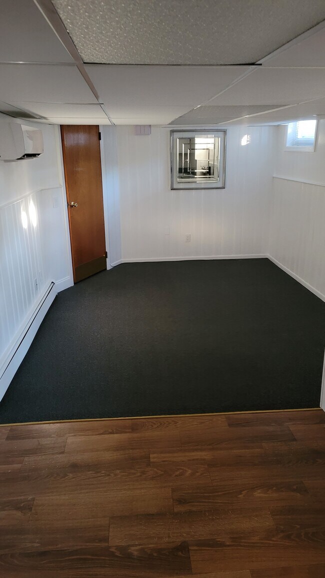 Living room - 112 N Cliff Ave