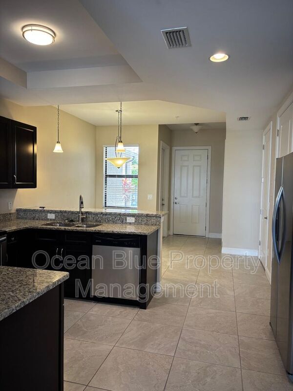 Foto del edificio - 421 SW 47th Terrace