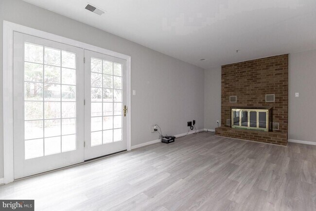 Foto del edificio - 7600 Lee Landing Dr