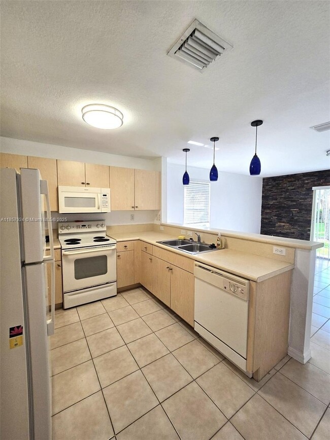Foto del edificio - 3028 SW 129th Way