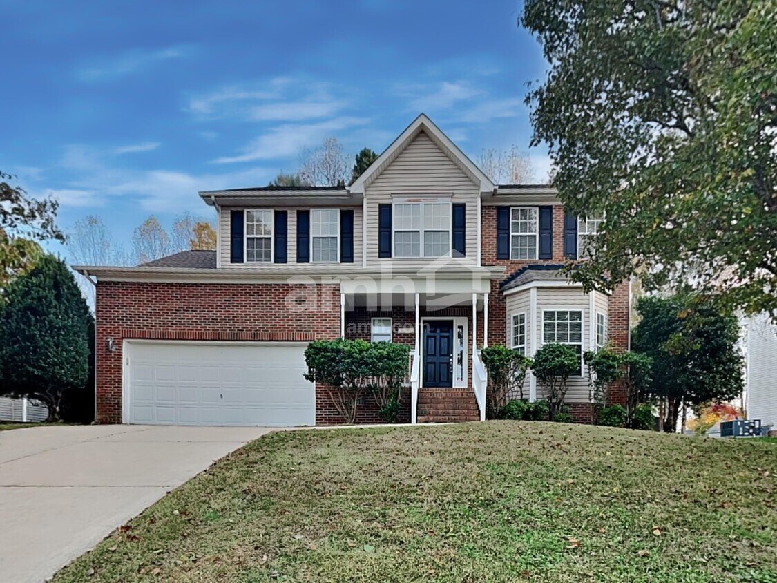 Primary Photo - 2106 Forest Edge Dr