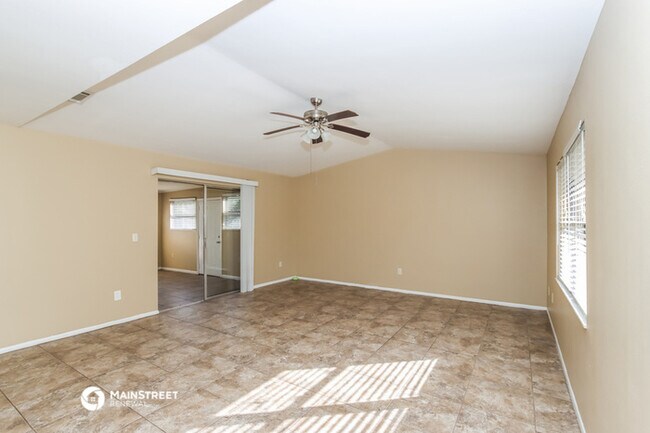 Building Photo - 635 Croton Rd