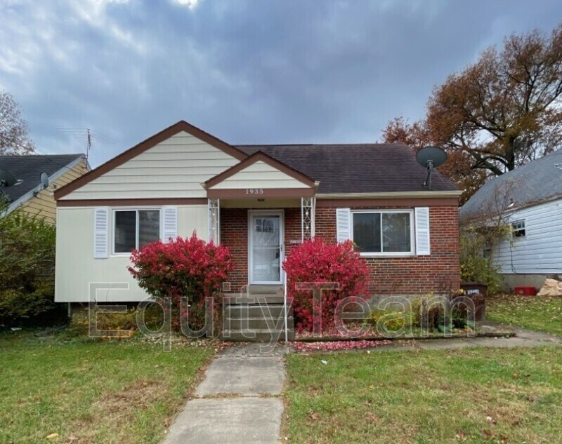 1935 Waltham Ave, North College Hill, OH 45239 House Rental in North