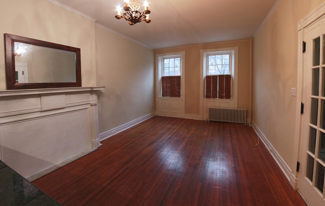 Living room - 332 E Orange St