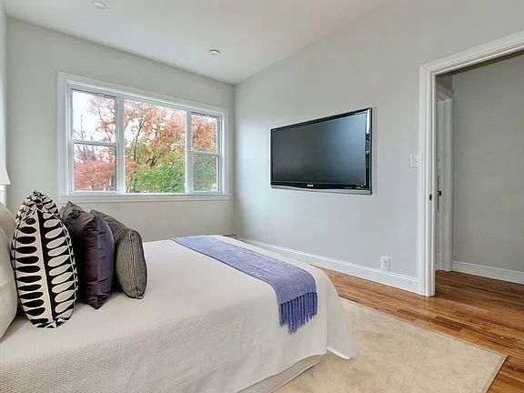 Foto del edificio - Cypress Hills, unique and distinctive 1 Bedroom