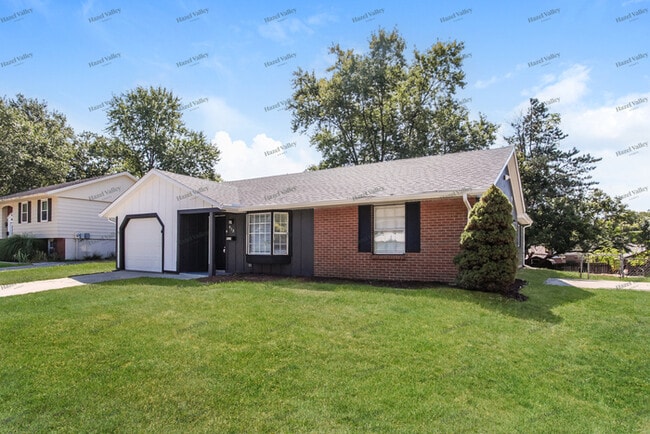 Photo - 413 Huntley Ct House