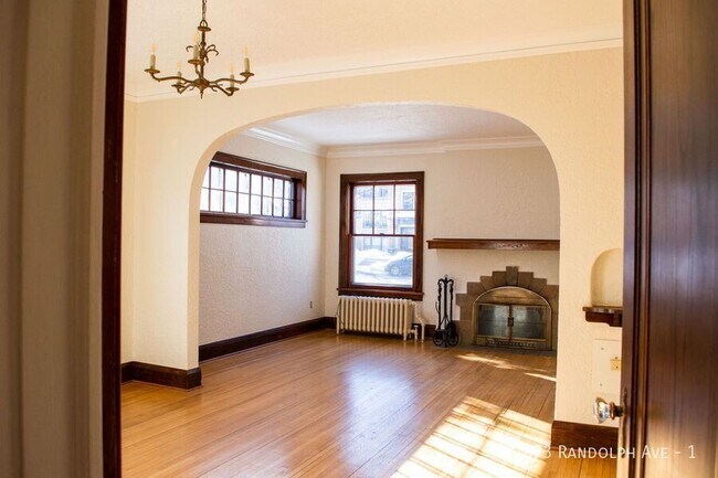 Foto del edificio - 1673 Randolph Ave