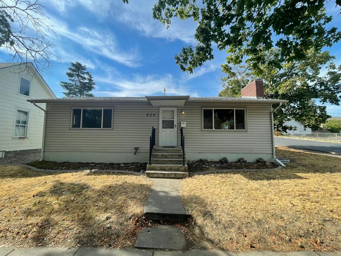 Primary Photo - 624 2nd St