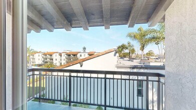 Interior Photo - Huntington Vista