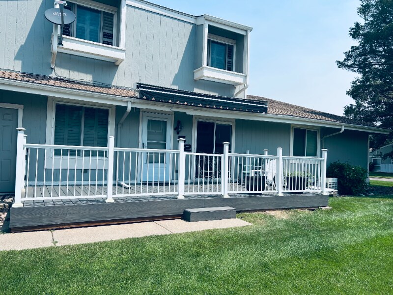 Foto del edificio - 8741 Chase Dr