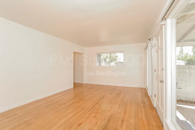 Foto del edificio - 2256 McNab Ave