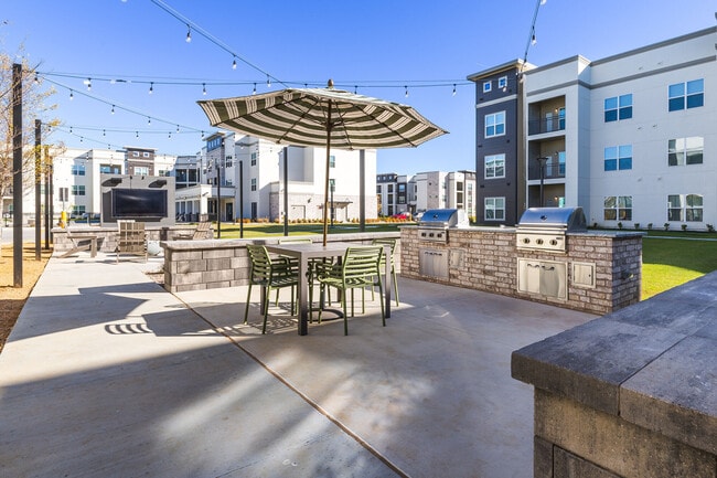 Apartamentos Heritage Grove — foto de la comunidad - Heritage Grove