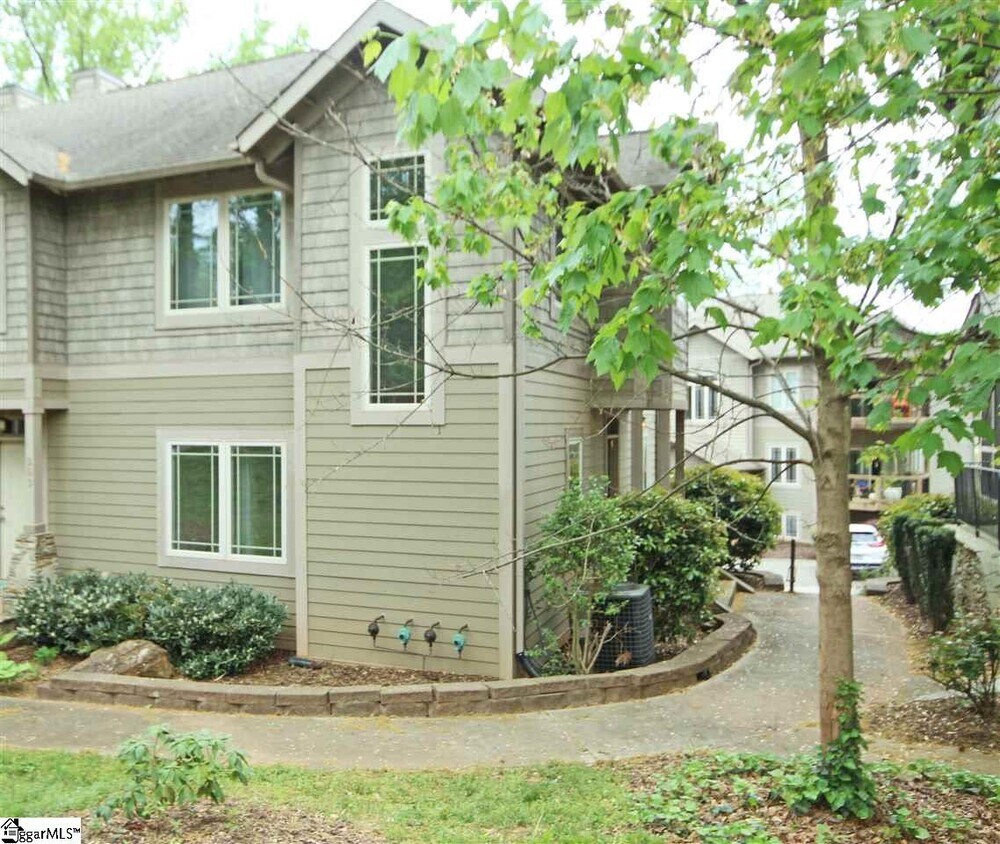 350 Mohawk Dr Unit 204, Greenville, SC 29609 Condo for Rent in