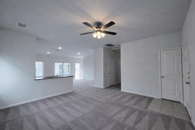 Building Photo - 511 Pulitzer Dr