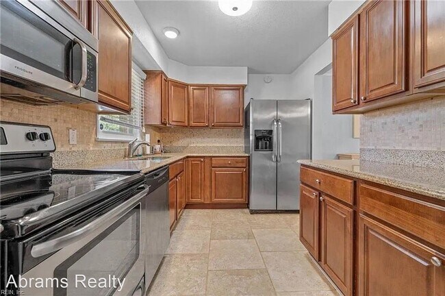 Building Photo - 3 br, 1.5 bath House - 5573 New Colony Drive