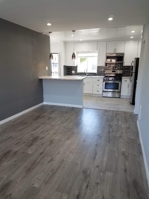 Building Photo - 1068 W 12th St