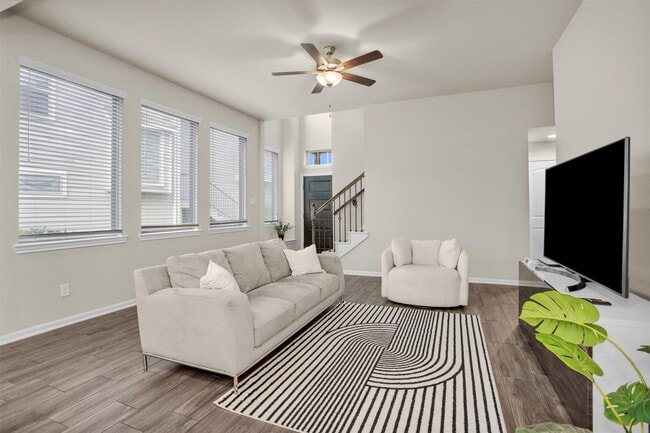 Foto del edificio - 28100 Rocky Heights Dr