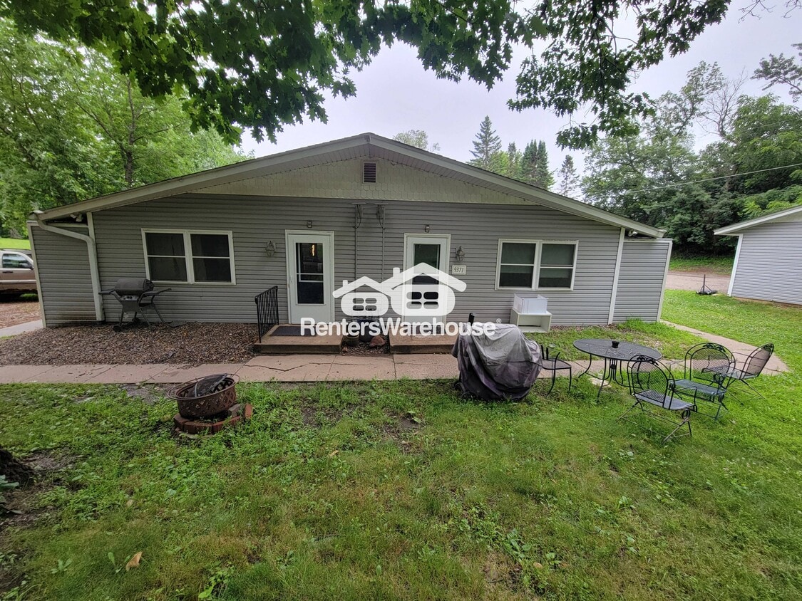 Primary Photo - 9371 Country Dr