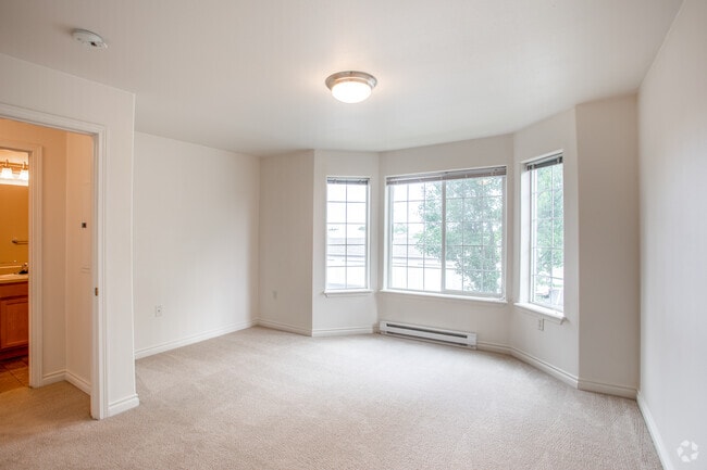 Bronze - 1BR, 1BA - 812 SF - Lion's Gate